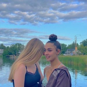 Meet your Posher, Melika